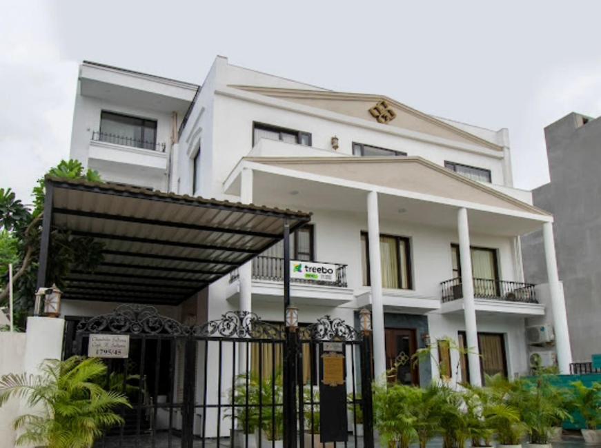 Hotel Imperial Park Sector 45 Gurgaon Exterior foto